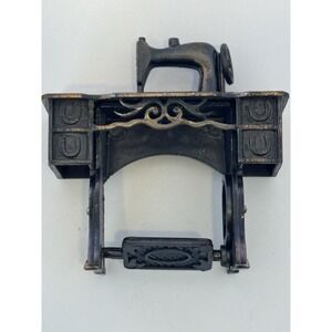 Vintage‎ Metal Sewing Machine  1:12 Dollhouse Miniature Durham Industries 5403